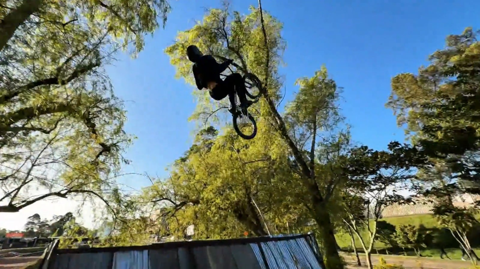 Juan Esteban Quintero Pineda, rider de BMX de Marinilla, se prepara para representar a Colombia en el Cresol Base Fest en Brasil.